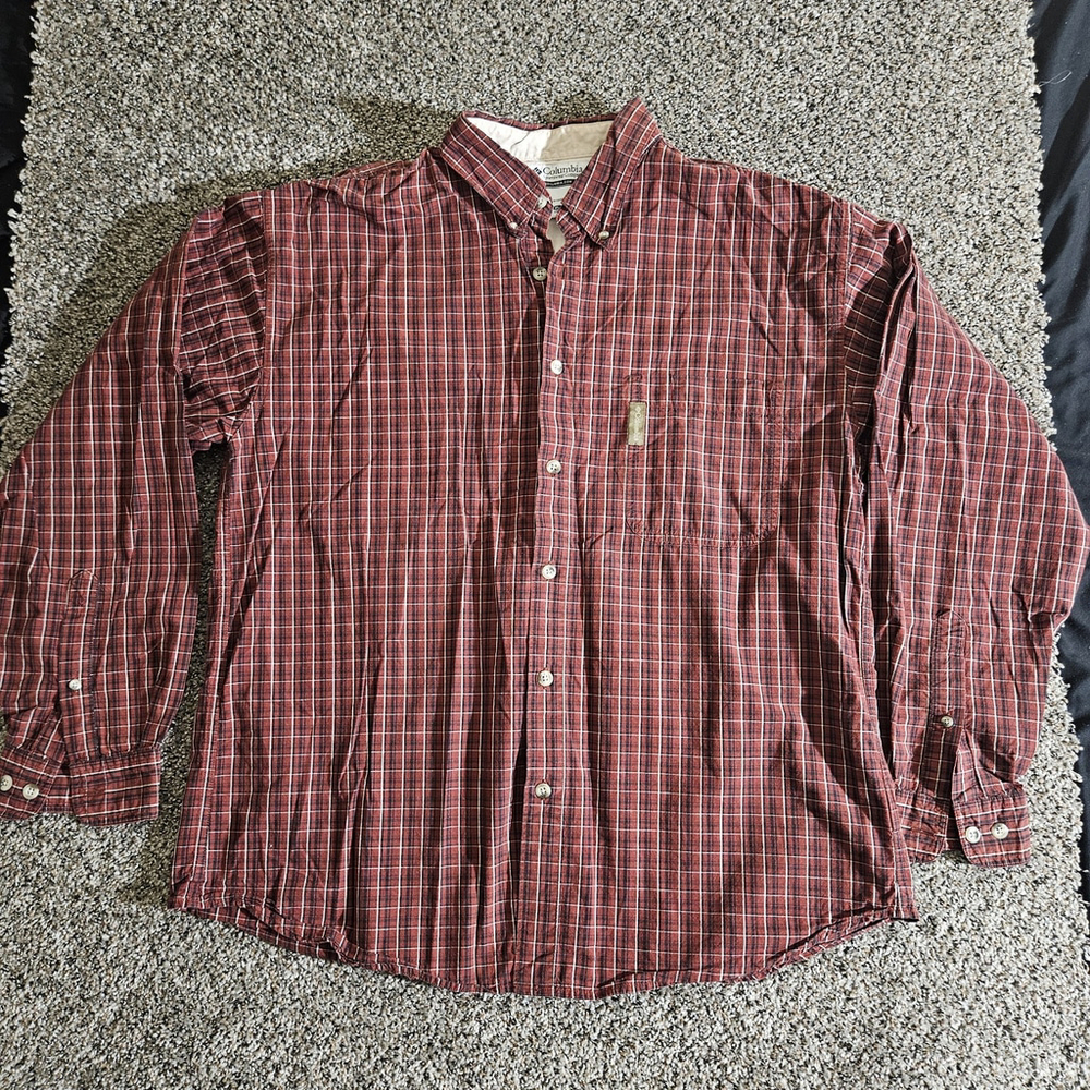 Columbia Sportswear Men's XL Shirt - Checkered Plaid Button Down Lightweight Red